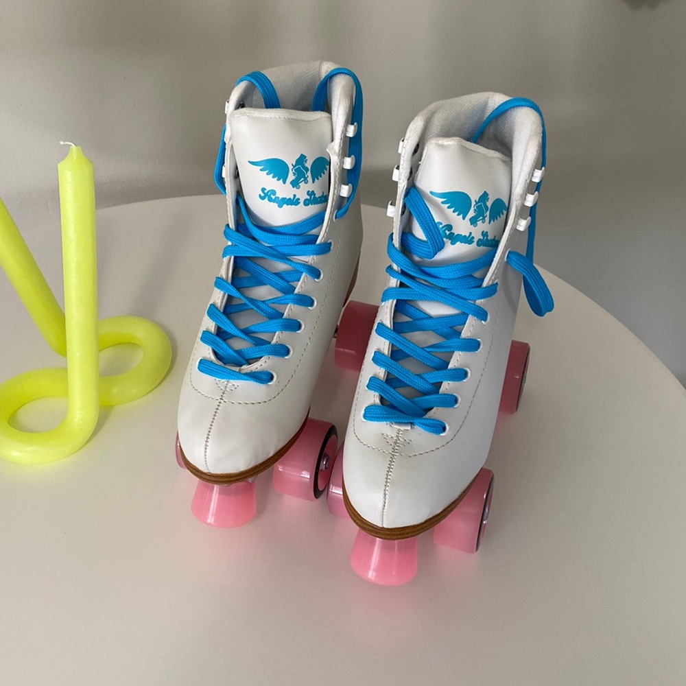 angel roller skates size 7!